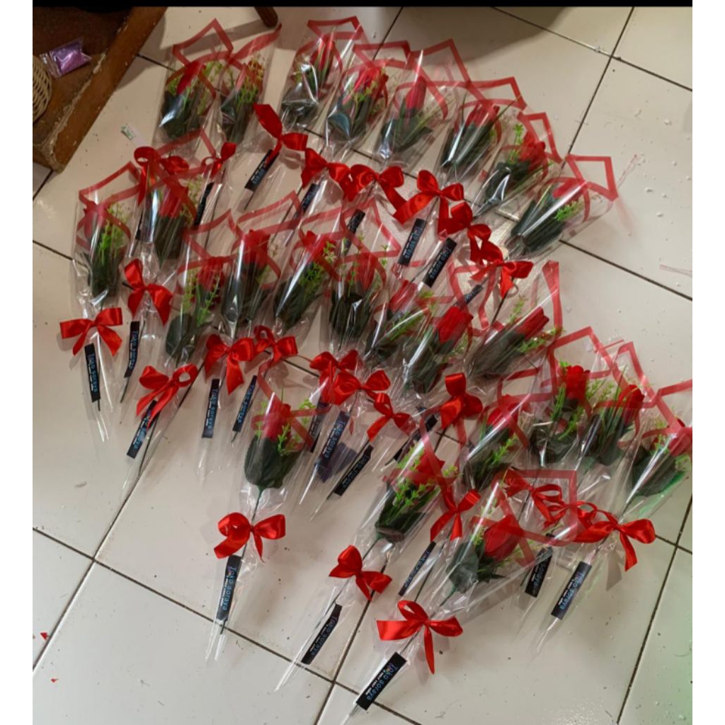 buket bunga mawar 1 tangkai