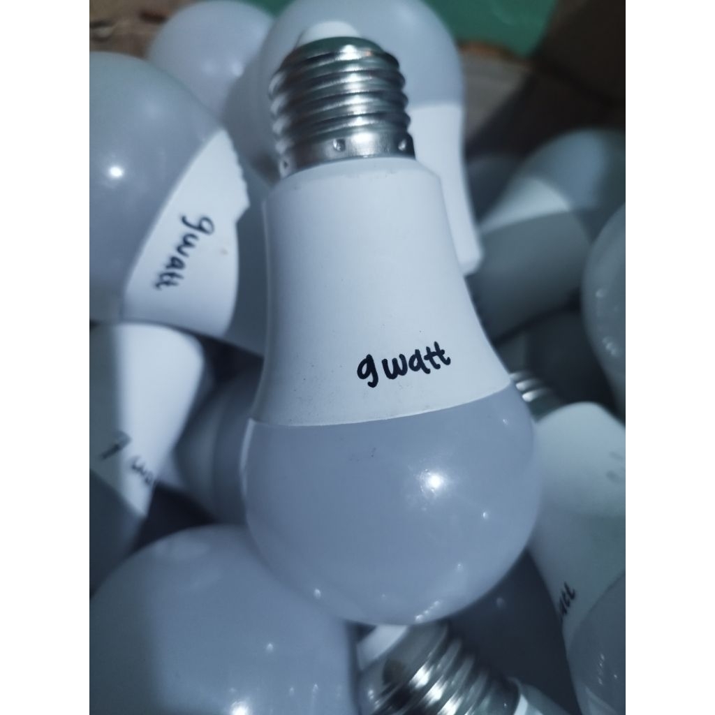lampu LED 9 watt