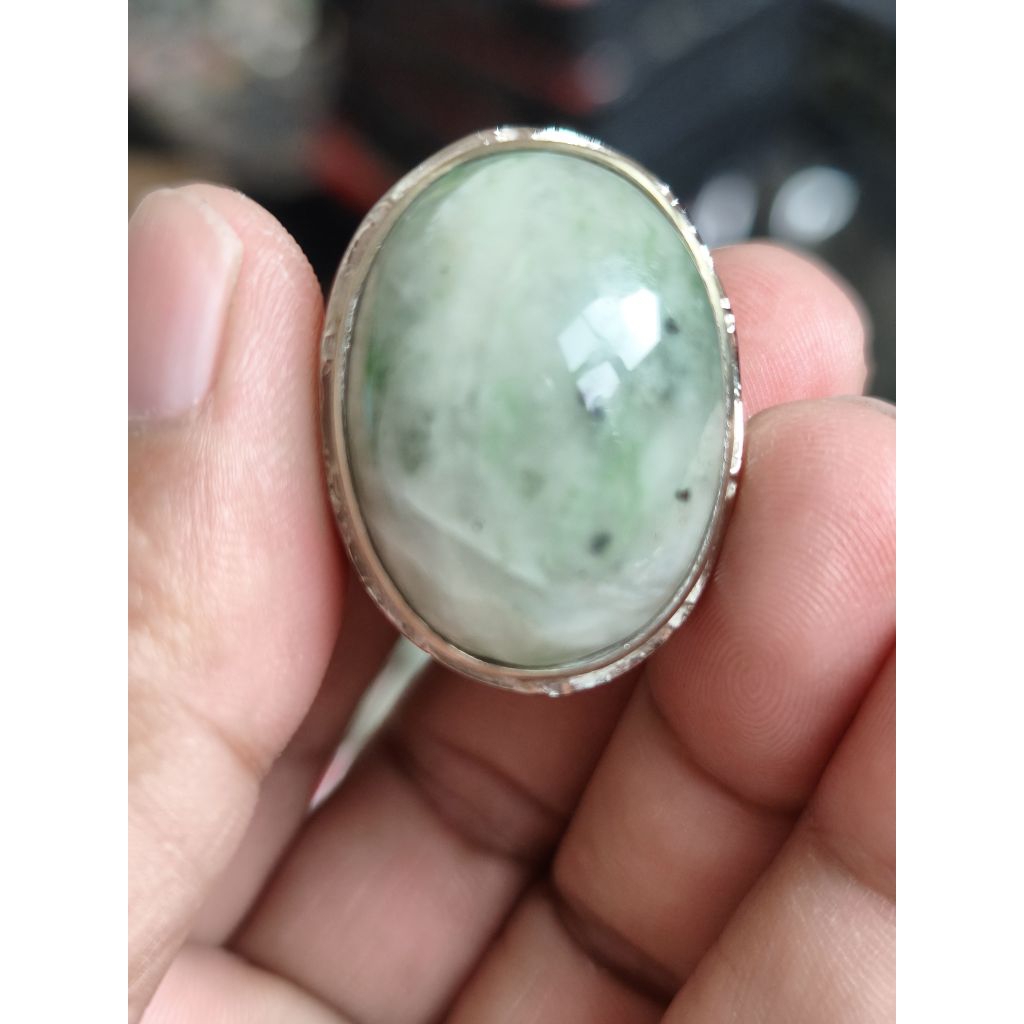 batu cincin giok Papua kristal