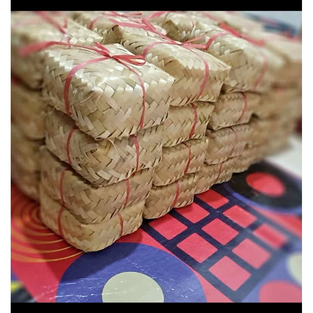 tape putih + kuning khas Pati tape singkong