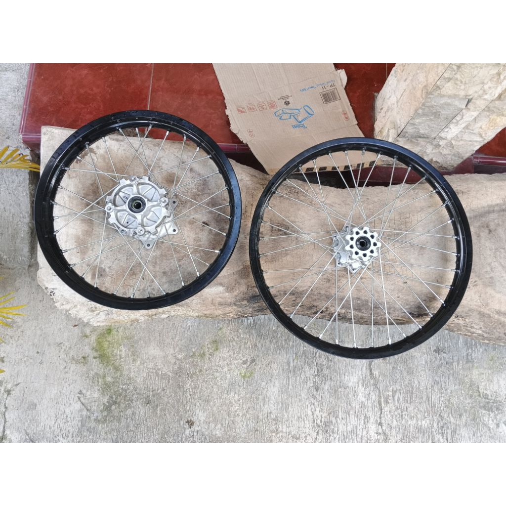 Velg CRF 150 L original set copotan 21-18 wheelset crf