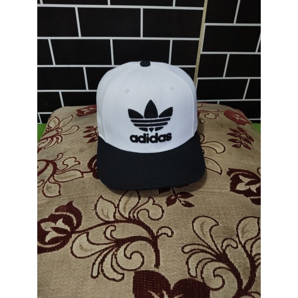 Topi Snapback Adidas Putih