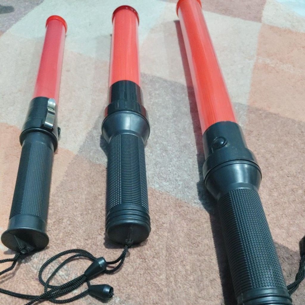 Tongkat Lalin Stik Parkir + batrei Lampu Senter Lalu Lintas Polis Swat