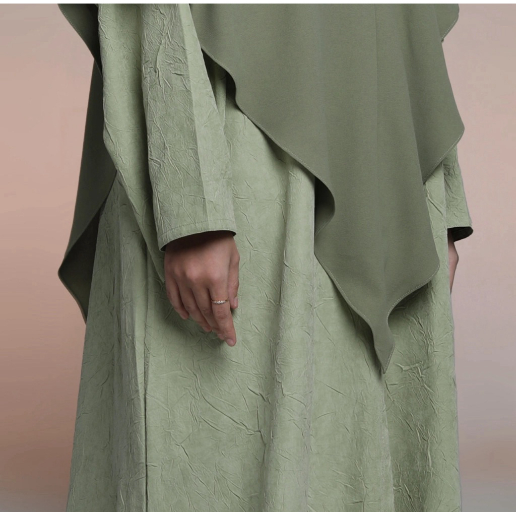 PRELOVED Nehhat Hadid Abaya