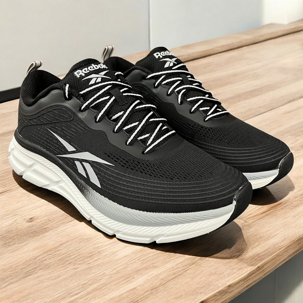 Reebok Road Strider Sepatu Running Pria ORIGINAL