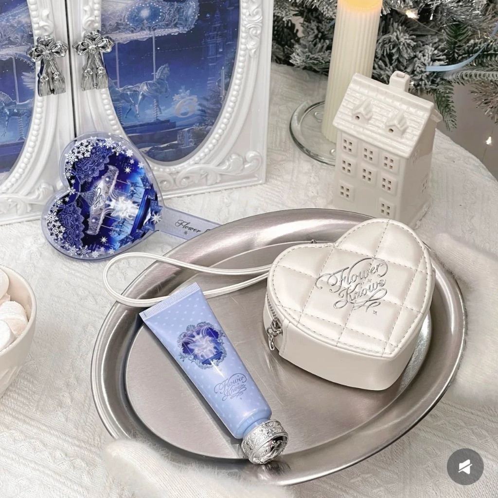 Flower Knows Christmas edition gift accessories mini mirror love pouch hand cream