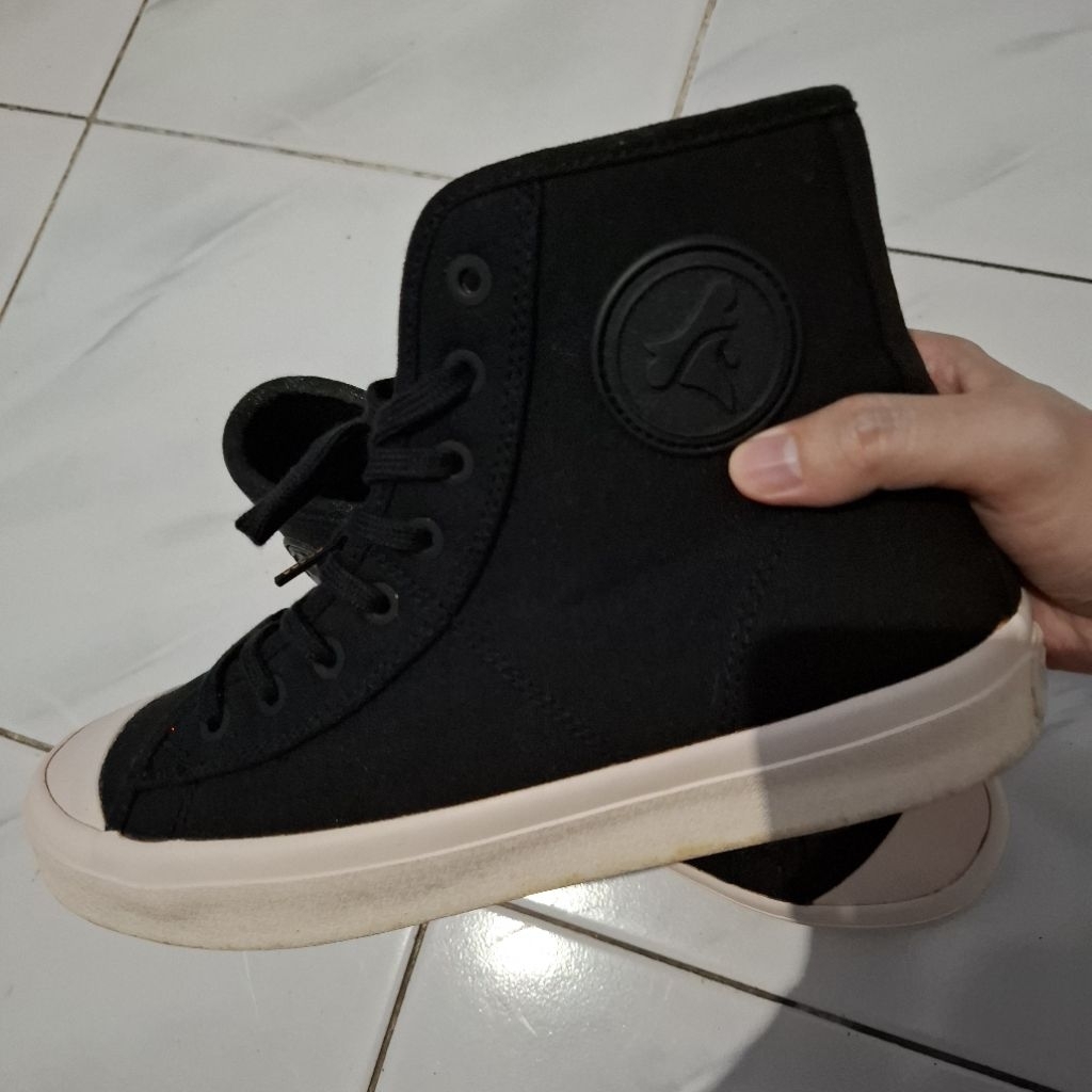 BRODO Vantage V2 Hi Black WS - Sepatu Pria Wanita Uk.43