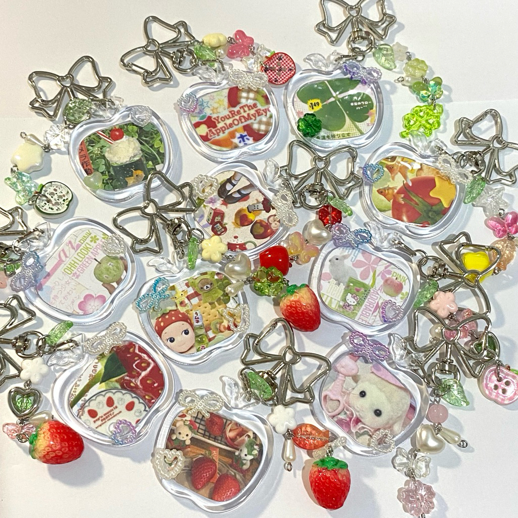 (apple frame) deco frame acrylic beads keychain | gantungan frame dekorasi akrilik