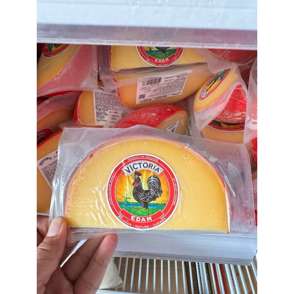 Keju edam wedges ayam hitam Victoria/keju tua/edam