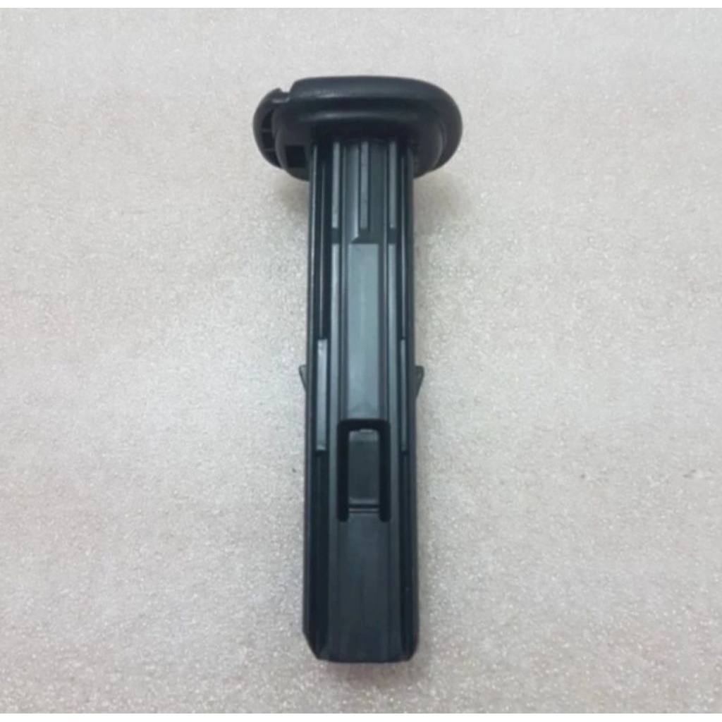 Stik Headrest Sandaran Kepala Toyota Innova Reborn.