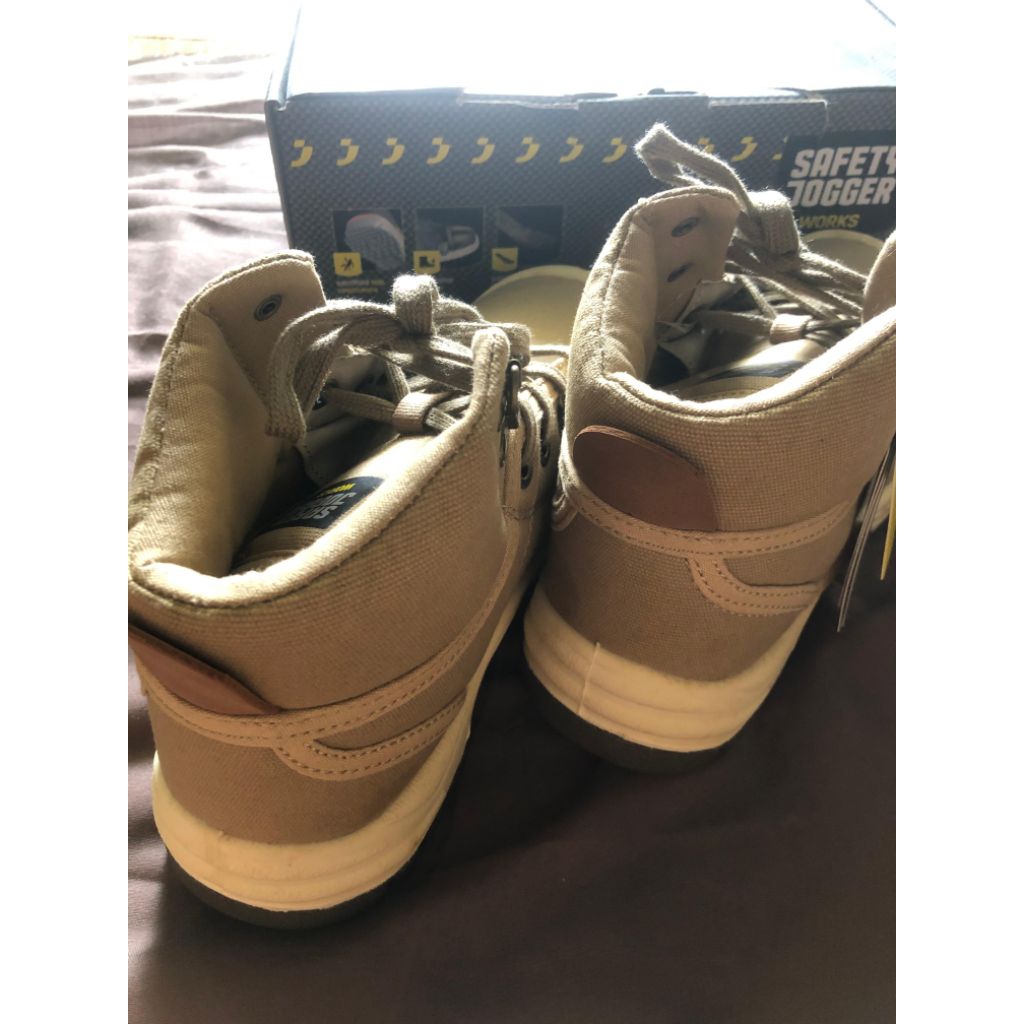 Sepatu Safety Jogger work