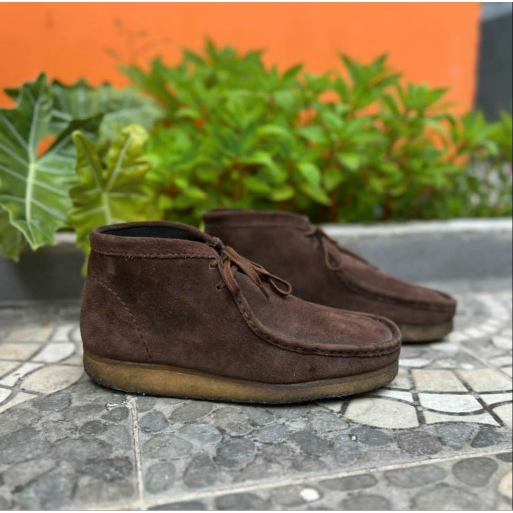 Clarks wallabee