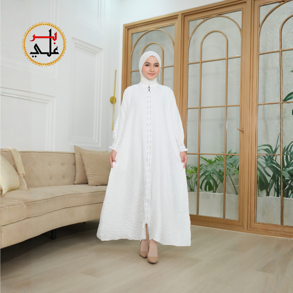 BIIR ALI Collection Abaya Putih Khas Dubai Busui Friendly Motif Gelombang Abstrak Timbul Adem Lembut