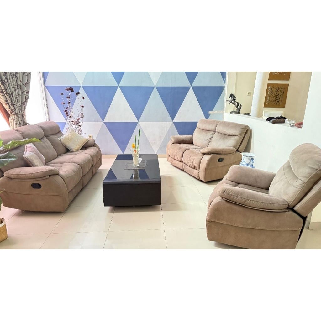 Sofa Recliner Cheers dan Meja Informa 1 set