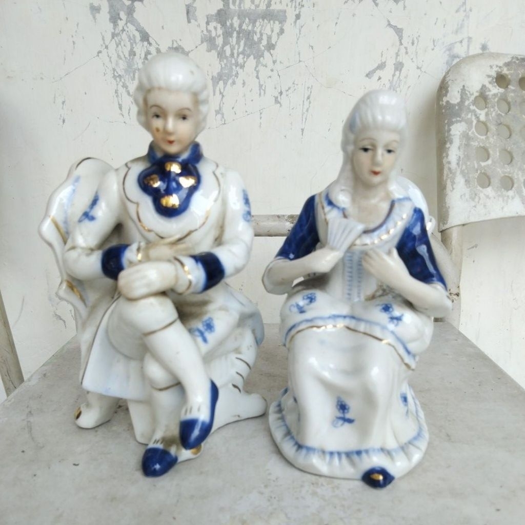 SEPASANG PATUNG KERAMIK PORSELINE EROPA