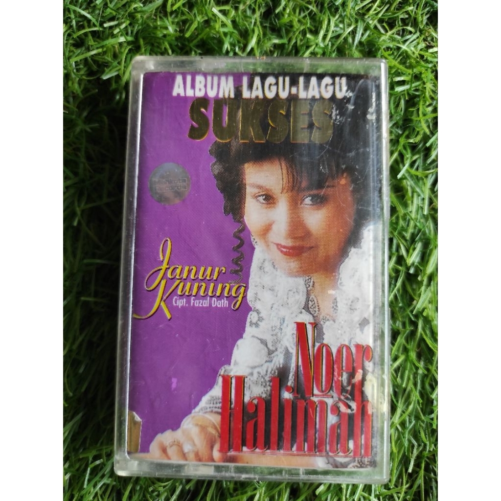 kaset pita album lagu lagu sukses NOER HALIMAH