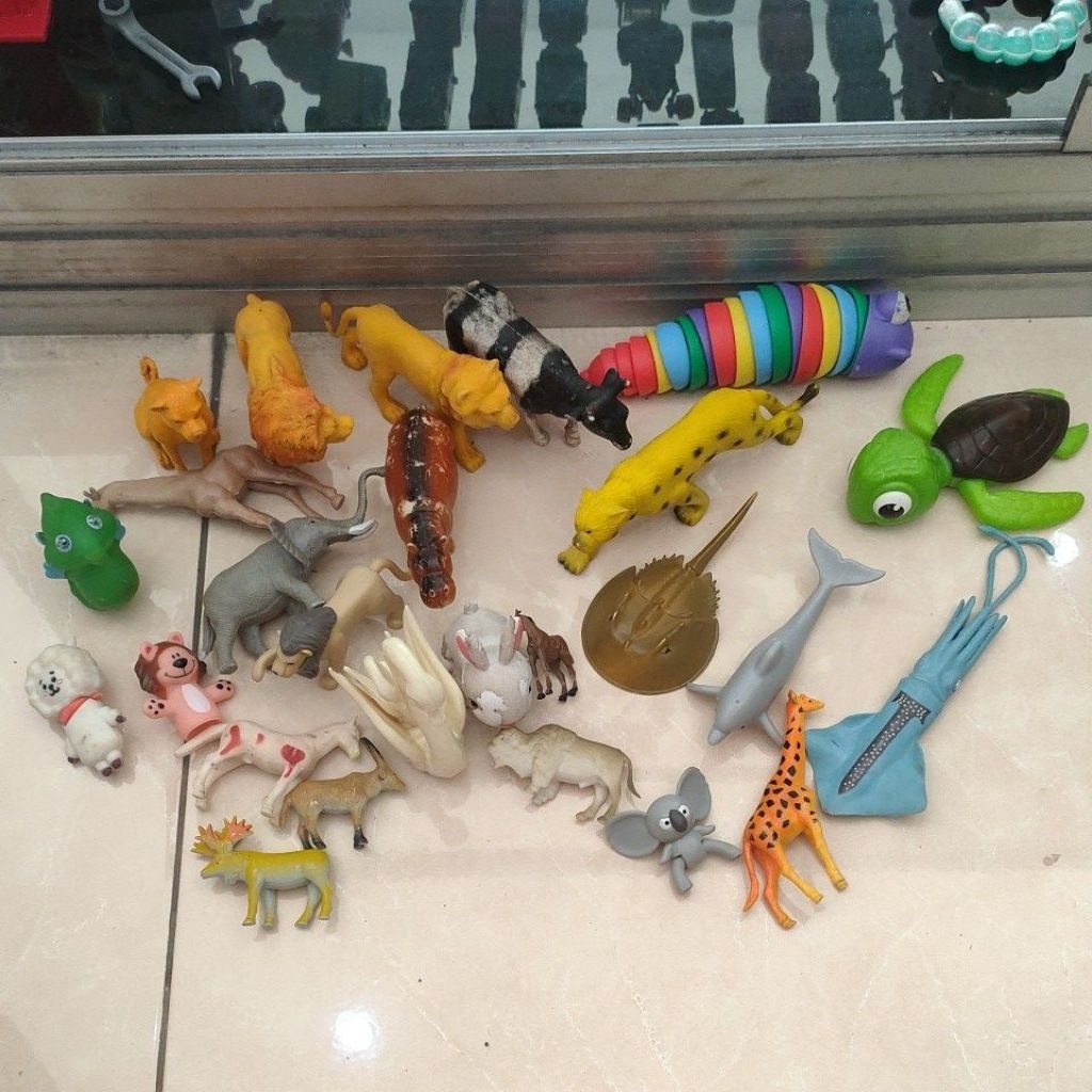 mainan bekas / preloved binatang an serba 5000