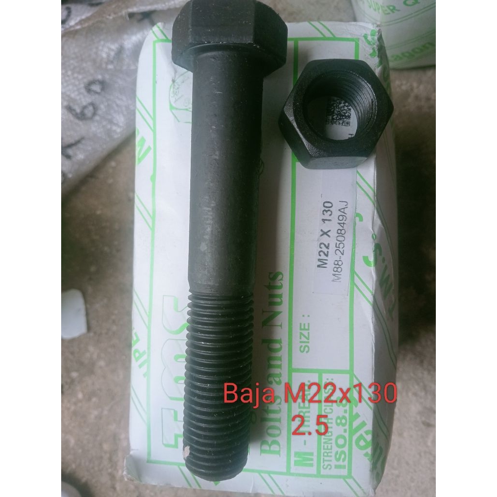 Baut mur/Mur baut baja 8.8 22x130 baja 2.5