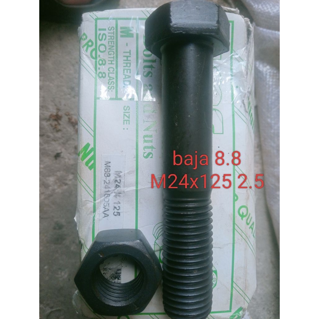 Baut mur/mur baut baja 8.8 M24x125 2.5