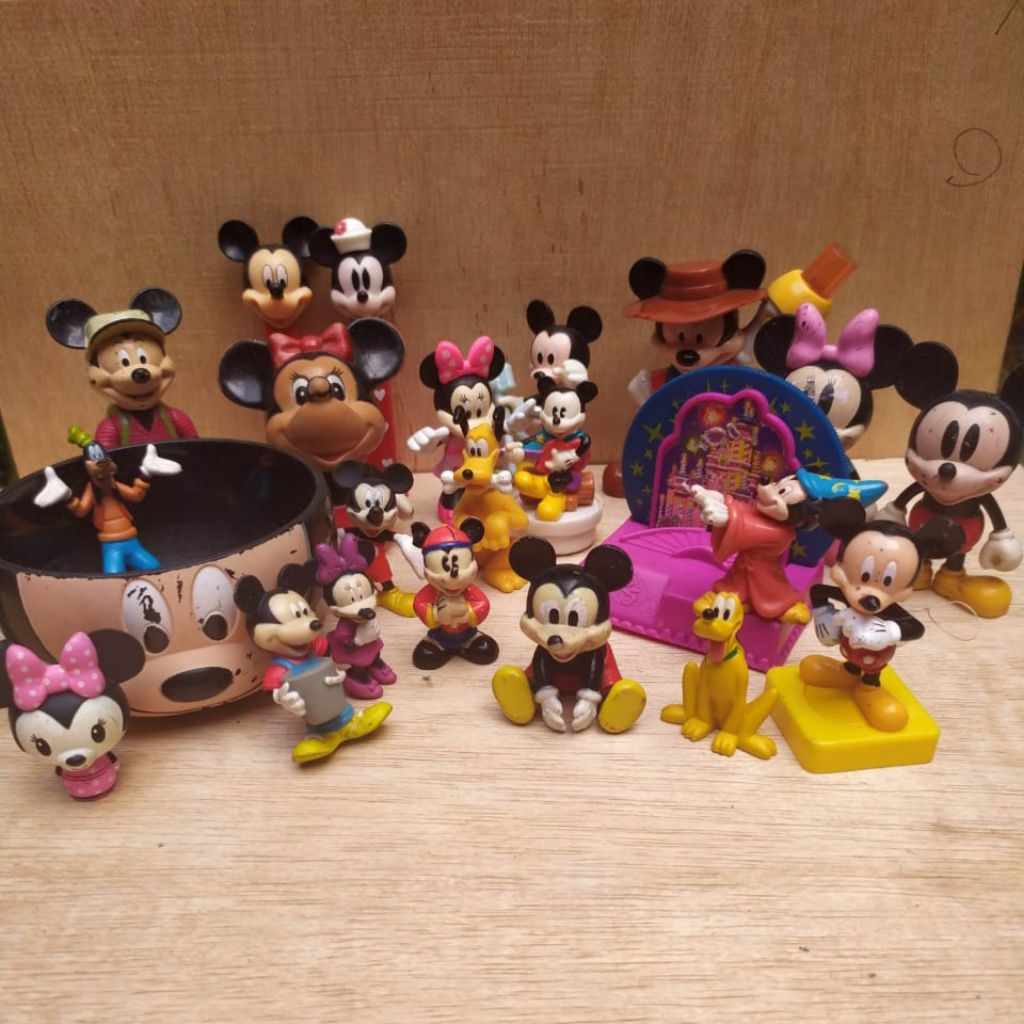 Figure Mickey Mouse Donald Duck Mainan Bekas