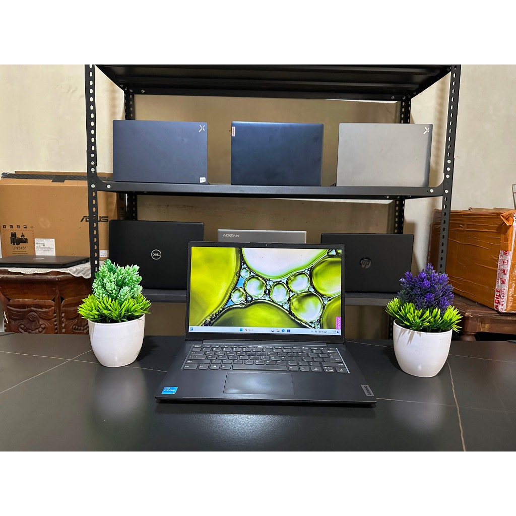 Laptop Lenovo V14 - Intel Core i5-1135G7/RAM 16GB/SSD NVME 512GB - Mulus Seperti Baru