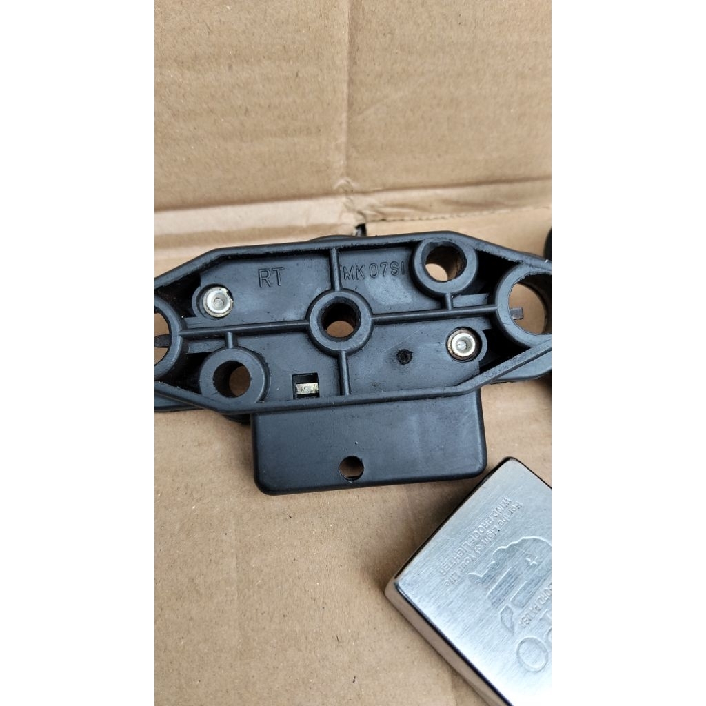 Kuncian Jok Suzuki Thunder 125 original