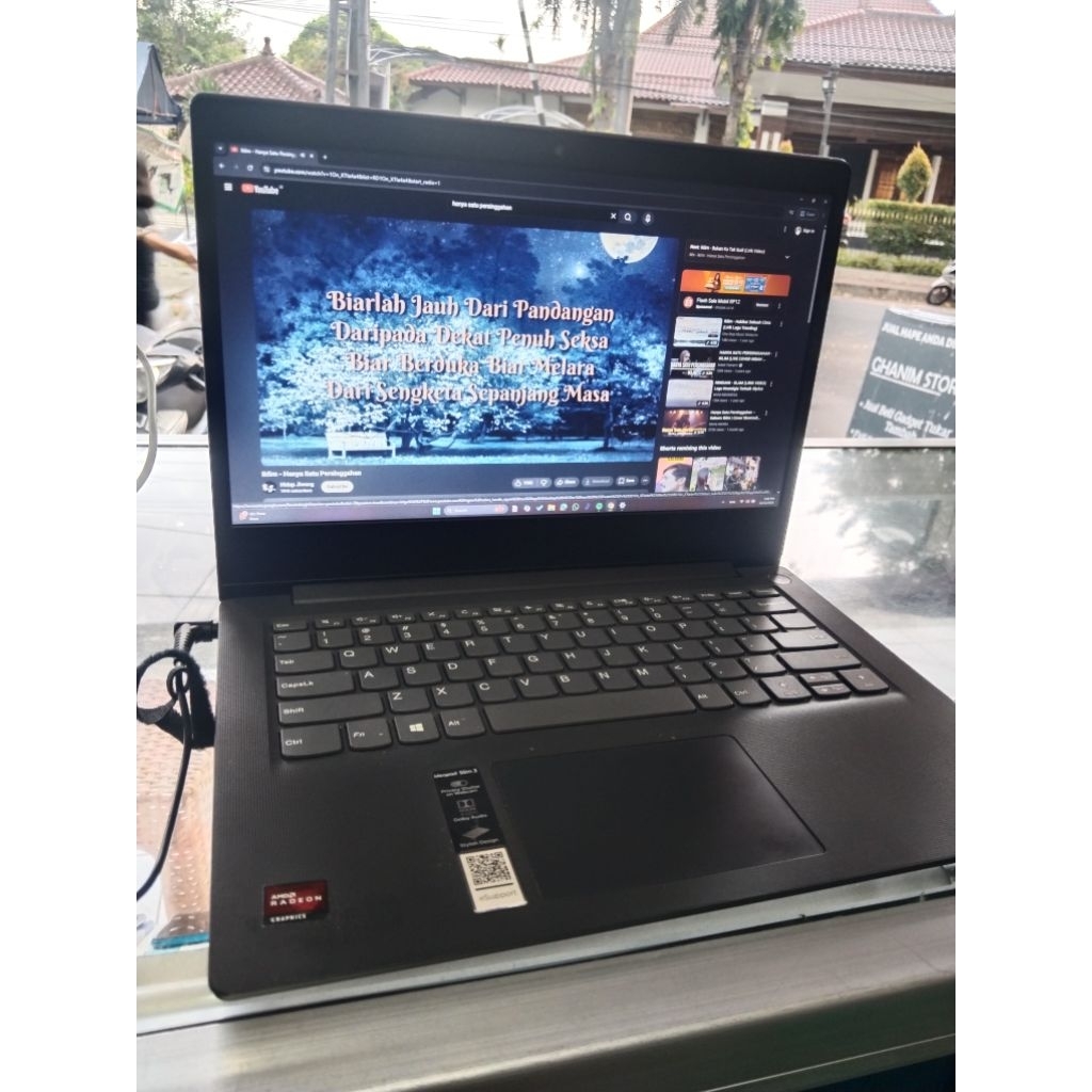 Lenovo idealad slim 3 ryzen 3 3250U