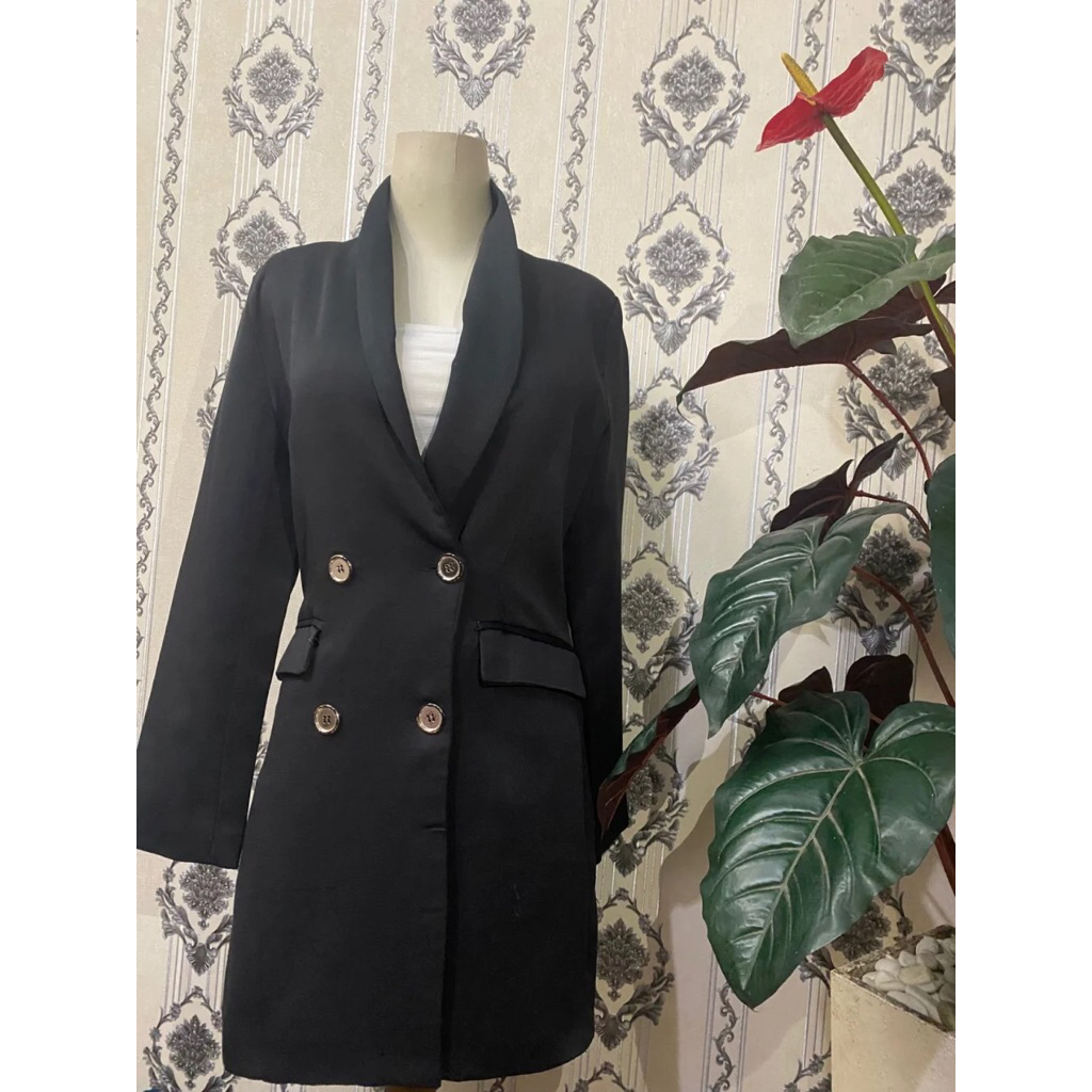 Blazer Wanita Formal Kancing Dua Hitam Lengan Panjang
