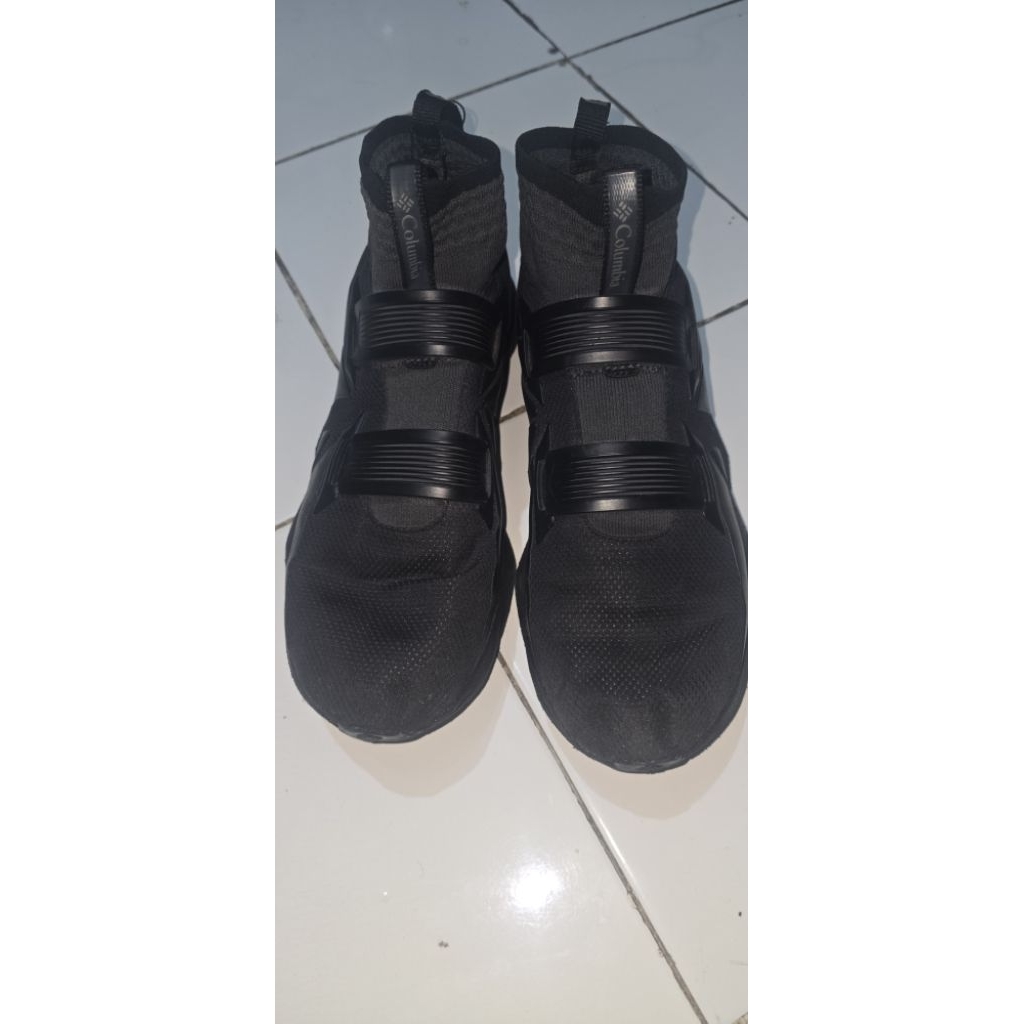 columbia facet outdoor no 42,5 27.5cm  43 masuk