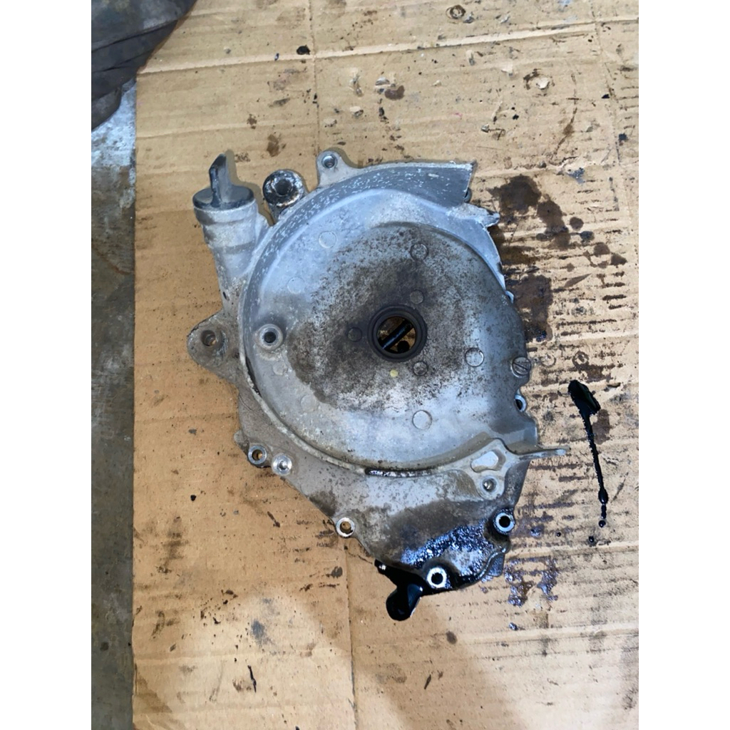 Bak blok kanan pangkon dudukan spul suzuki spin 125 skywave skydrive original lepasan copotan motor