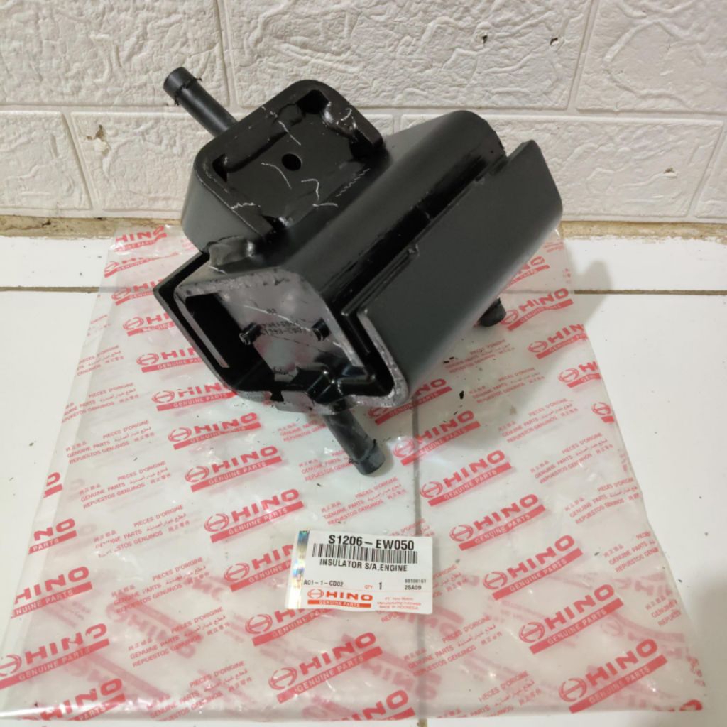 TRANSMOUNTING DUDUKAN TRANSMISI HINO 500 S1206-EW031