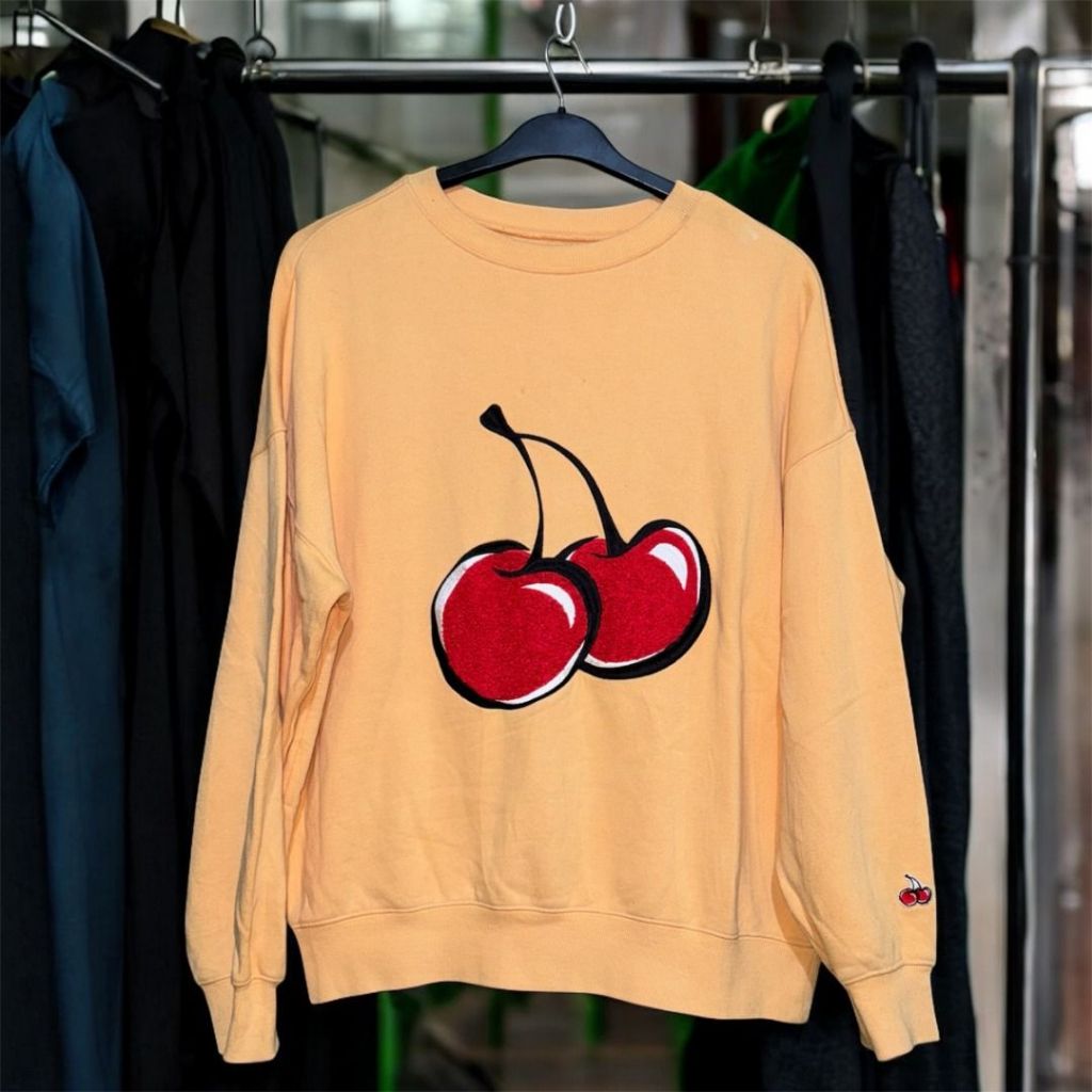 KIRSH Cherry Big Logo | Korean streetwear crewneck / sweater boxy oversize