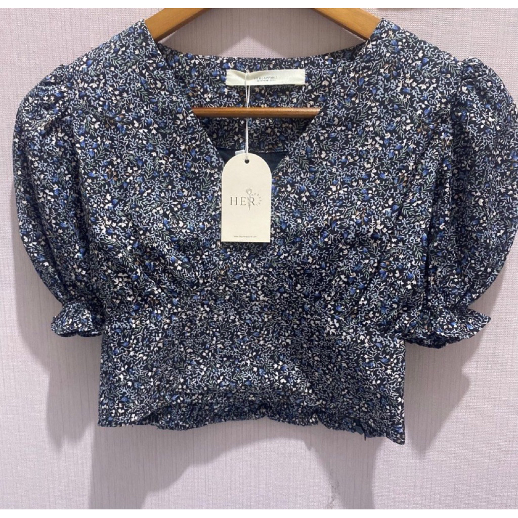 NEW - Her Apparel crop top