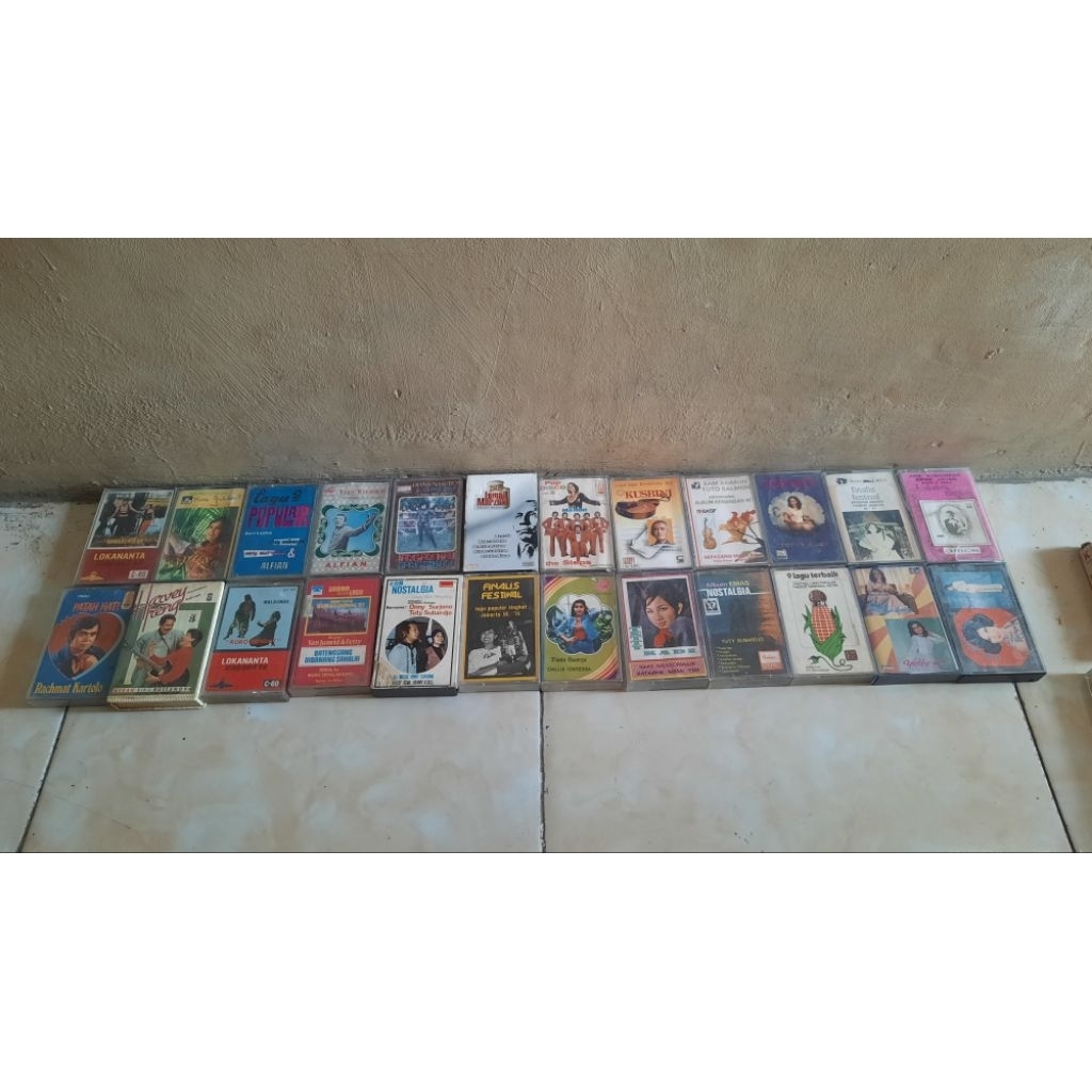 kaset Indonesia lama kaset pita tip cassette lama jadul vintage original band lama jadul indo lokana
