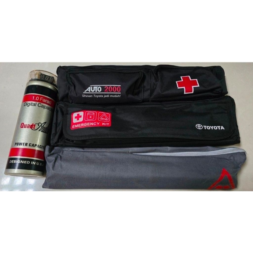2 Emergency Kit Toyota, 1 Warning Triangle, 1 Capacitor
