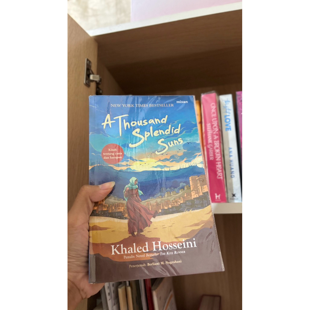 A Thousand Splendid Suns (preloved)