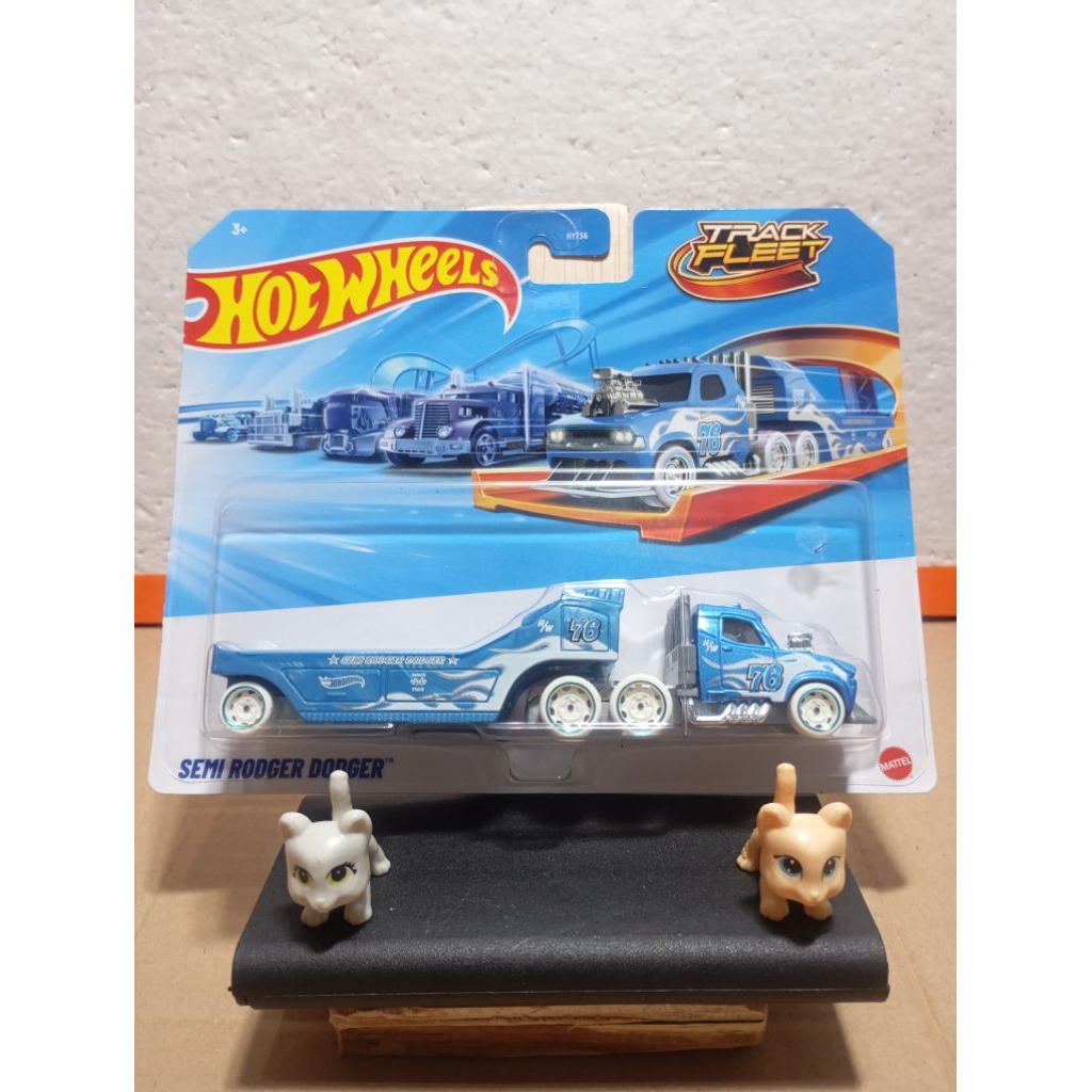 TOWING SEMI RODGER DODGER
