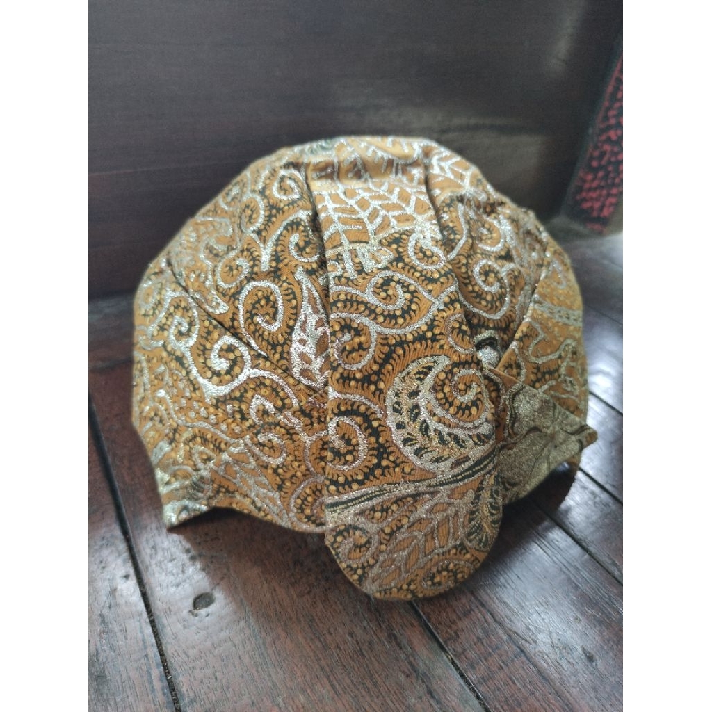 Blangkon prada gaya jogja