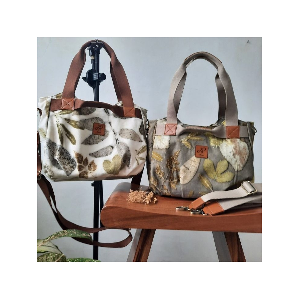 Tas Ecoprint Handmade Motif Daun Alami – Tas Wanita Casual Serbaguna