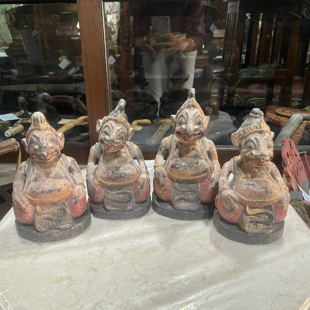 Set Patung Ukir Kayu Punakawan Duduk Small dengan Batik Emas Lawas Jadul Tua