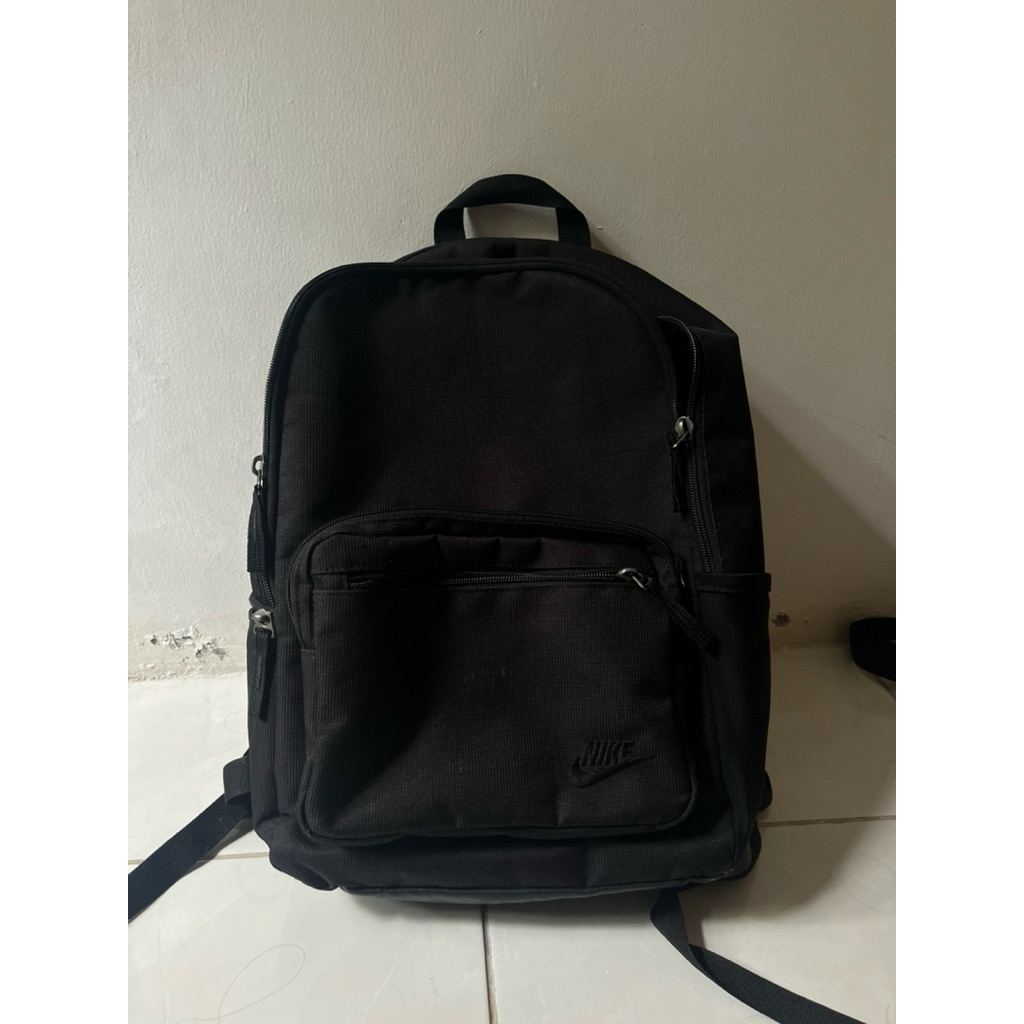 Backpack Nike Hitam (PRELOVED)