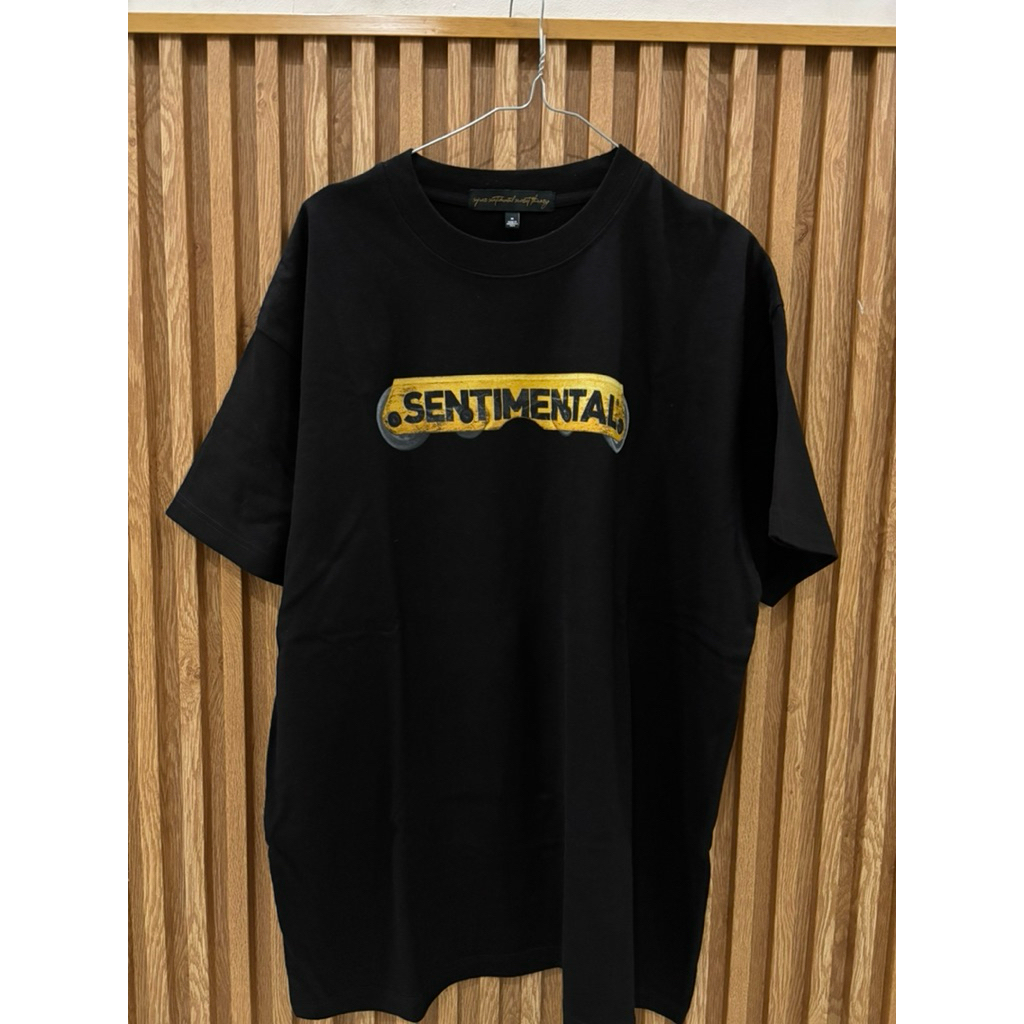 Tshirt super sentimental secret theory Size M