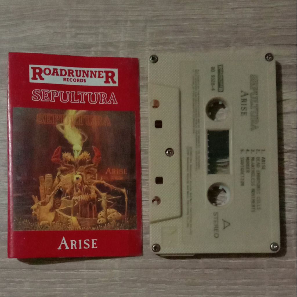 kaset sepultura - arise red cover