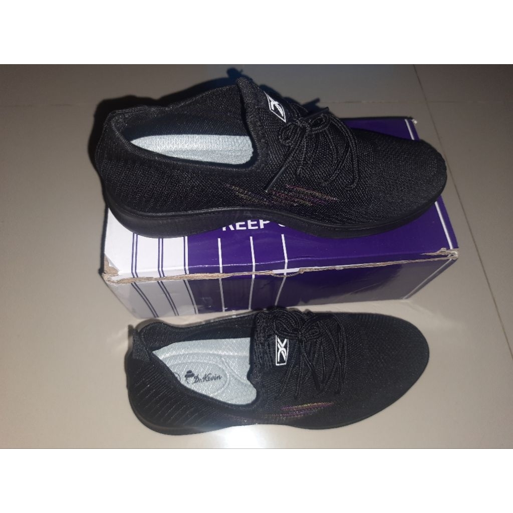 sepatu hitam dr.kevin no 39 sepatu pria wanita