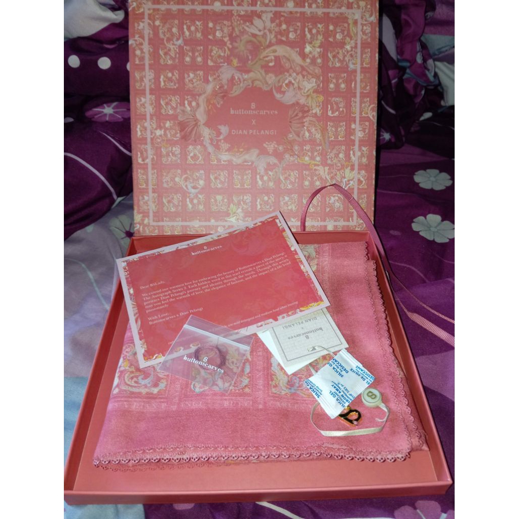 Buttonscarves x Dian pelangi (harga adalah dp, sisanya TF spay)
