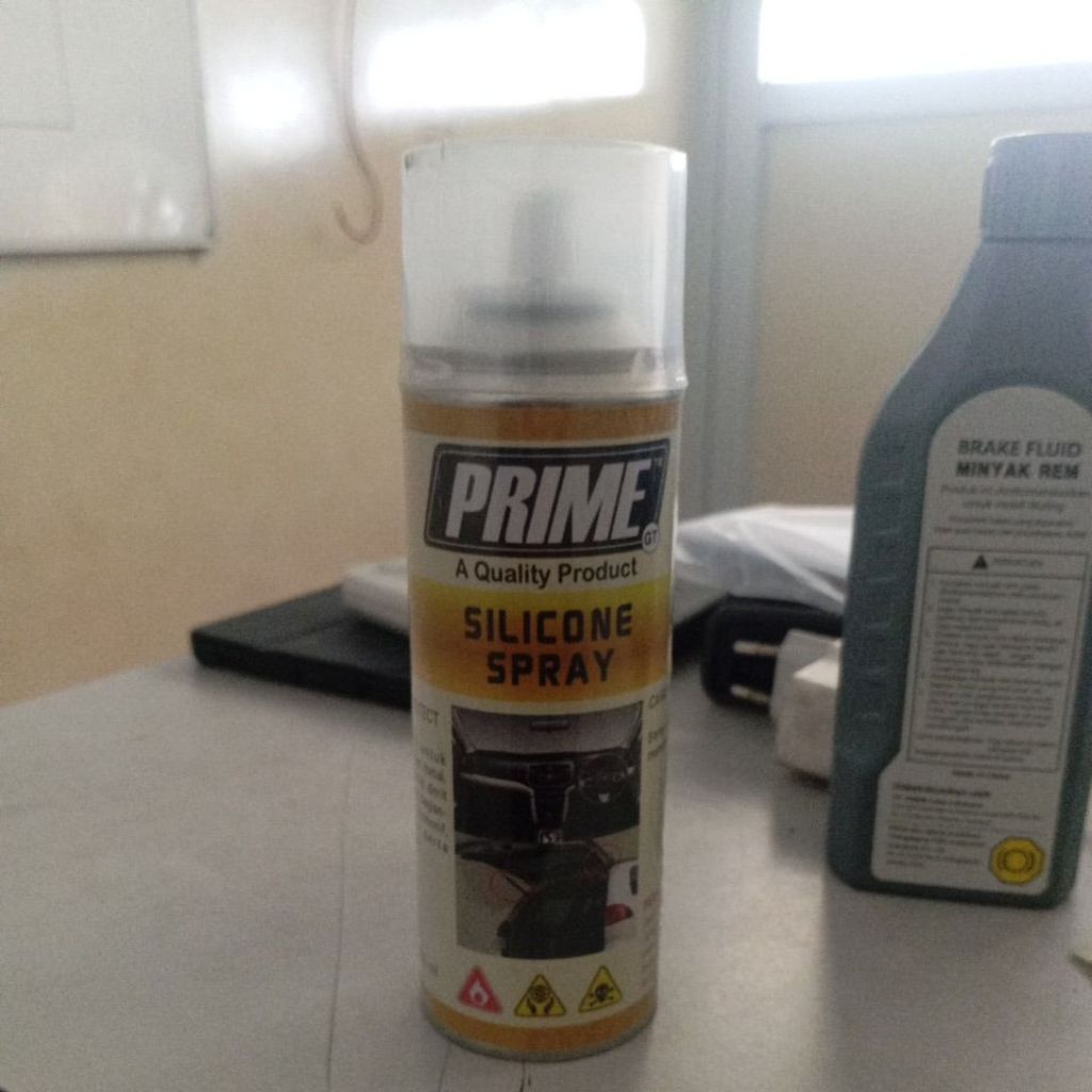 silicone spray