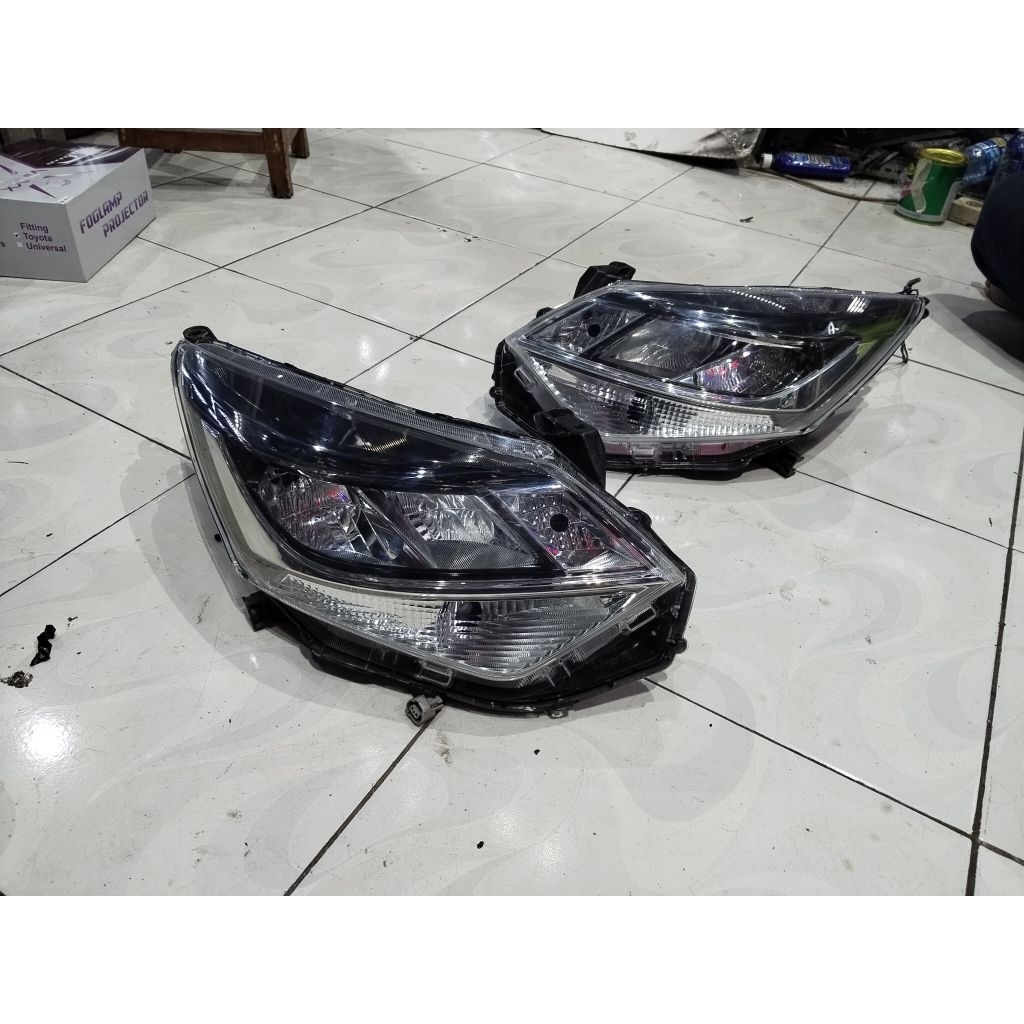 headlamp Sigra/calya  facelips 2019-2026 original. lampu depan sigra original