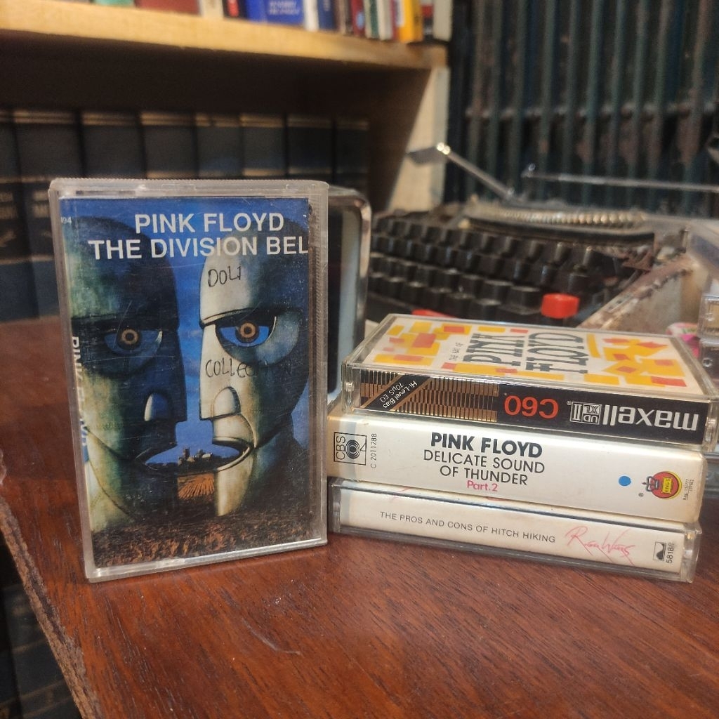 Kaset Pita Pink Floyd & Roger Waters