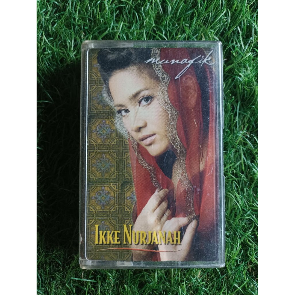 kaset pita IKKE NURJANAH "munafik"