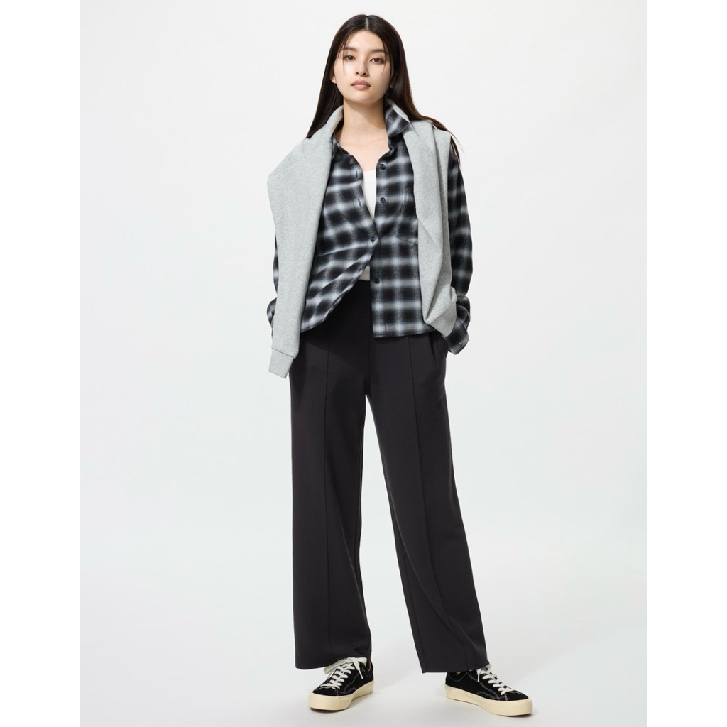 Uniqlo Stretch Double face straight pants